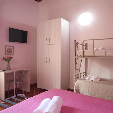 Hostel Deluxe