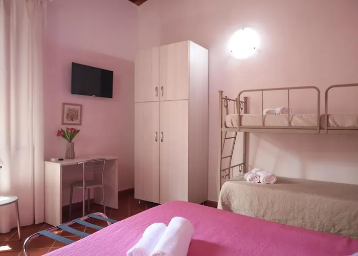 Hostel Deluxe